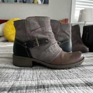 Stylish and fun grey suede and leather combo ankle boots!